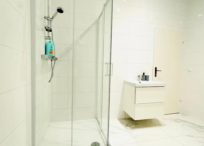 Апартаменти Private In 5br Near Matzleinsdorfer Platz Відень