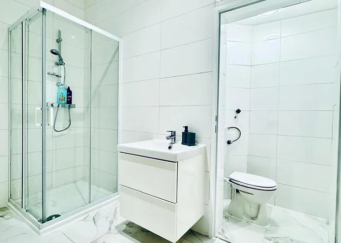 Апартаменти Private In 5br Near Matzleinsdorfer Platz *