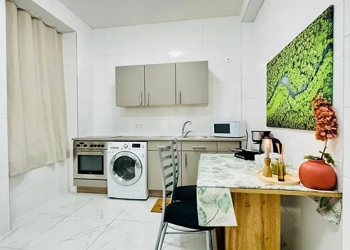 Private In 5br Near Matzleinsdorfer Platz Апартаменти Відень