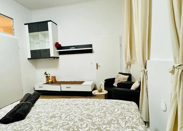 Апартаменти Private In 5br Near Matzleinsdorfer Platz Відень