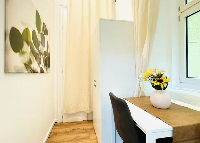Апартаменти Private In 5br Near Matzleinsdorfer Platz