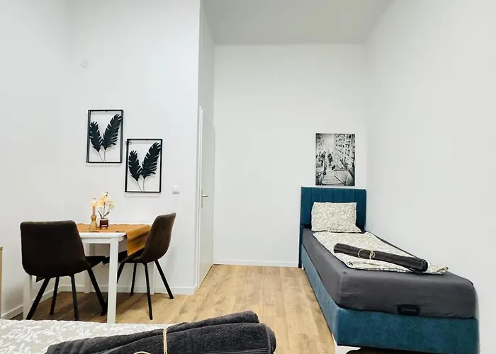 Апартаменти Private In 5br Near Matzleinsdorfer Platz