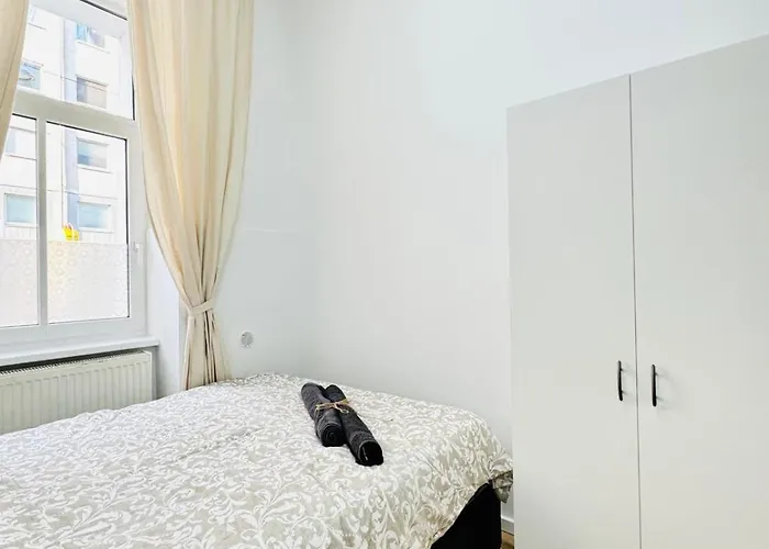 Апартаменти Private In 5br Near Matzleinsdorfer Platz Відень