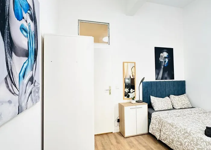 Апартаменти Private In 5br Near Matzleinsdorfer Platz *