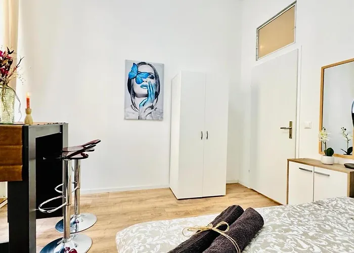 Private In 5br Near Matzleinsdorfer Platz Апартаменти