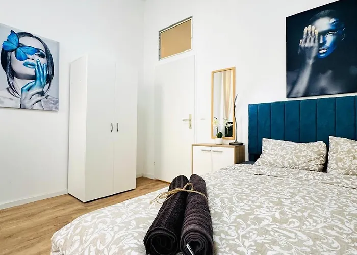 Апартаменти Private In 5br Near Matzleinsdorfer Platz *