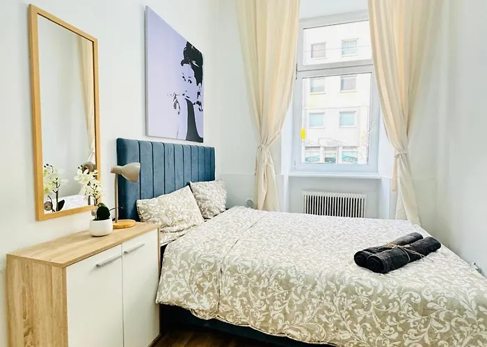Апартаменти Private In 5br Near Matzleinsdorfer Platz *